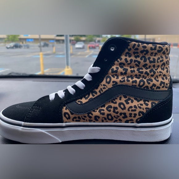 Brand new high top vans, Cheetah print, size 6 in women’s - Picture 4 of 5